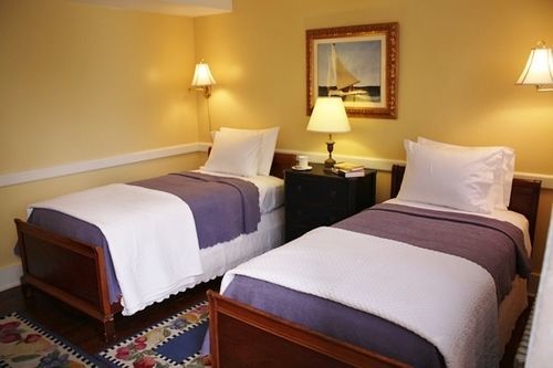 The Oak Bluffs Inn Экстерьер фото