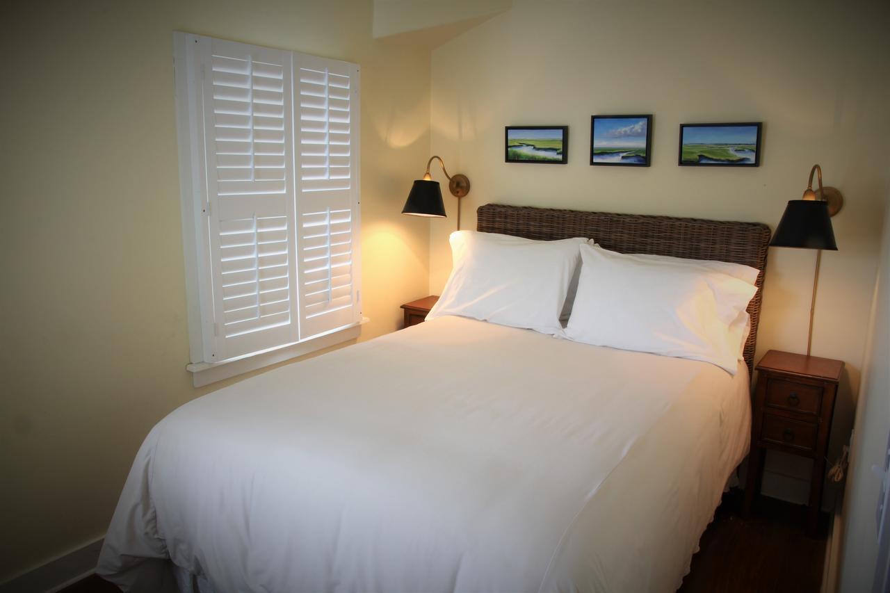 The Oak Bluffs Inn Экстерьер фото