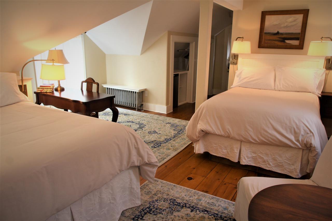 The Oak Bluffs Inn Экстерьер фото