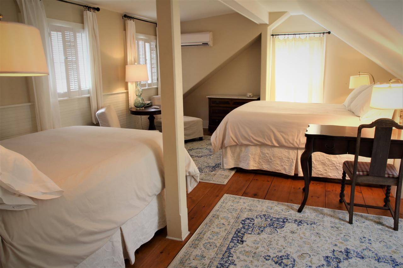 The Oak Bluffs Inn Экстерьер фото