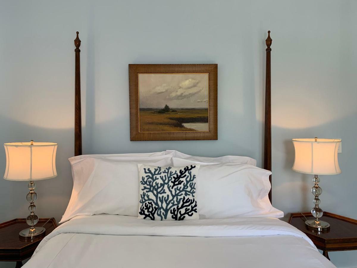 The Oak Bluffs Inn Экстерьер фото